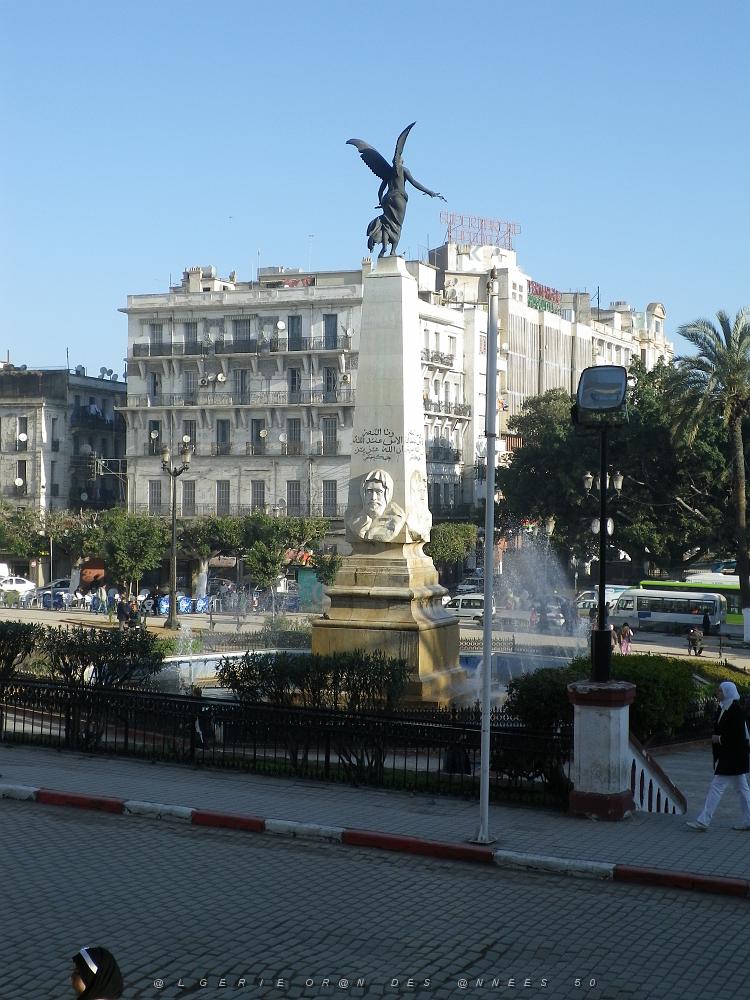 1221 place foch,ou place d'armes.JPG